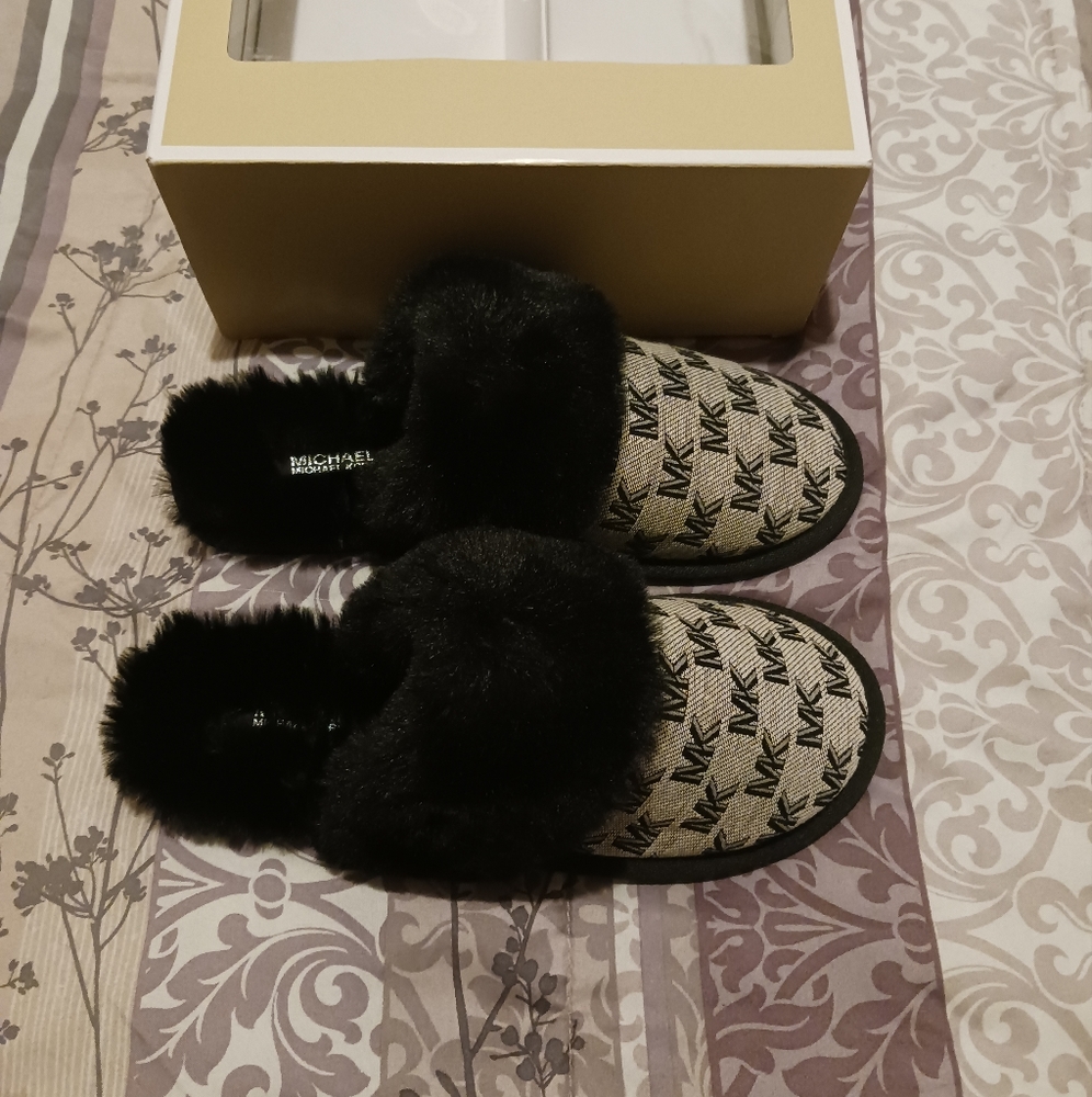 Michael Kors Tula Scuff Slippers